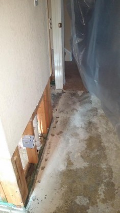 Emergency Water Extraction by Complete Clean Restoration in San Antonio, TX